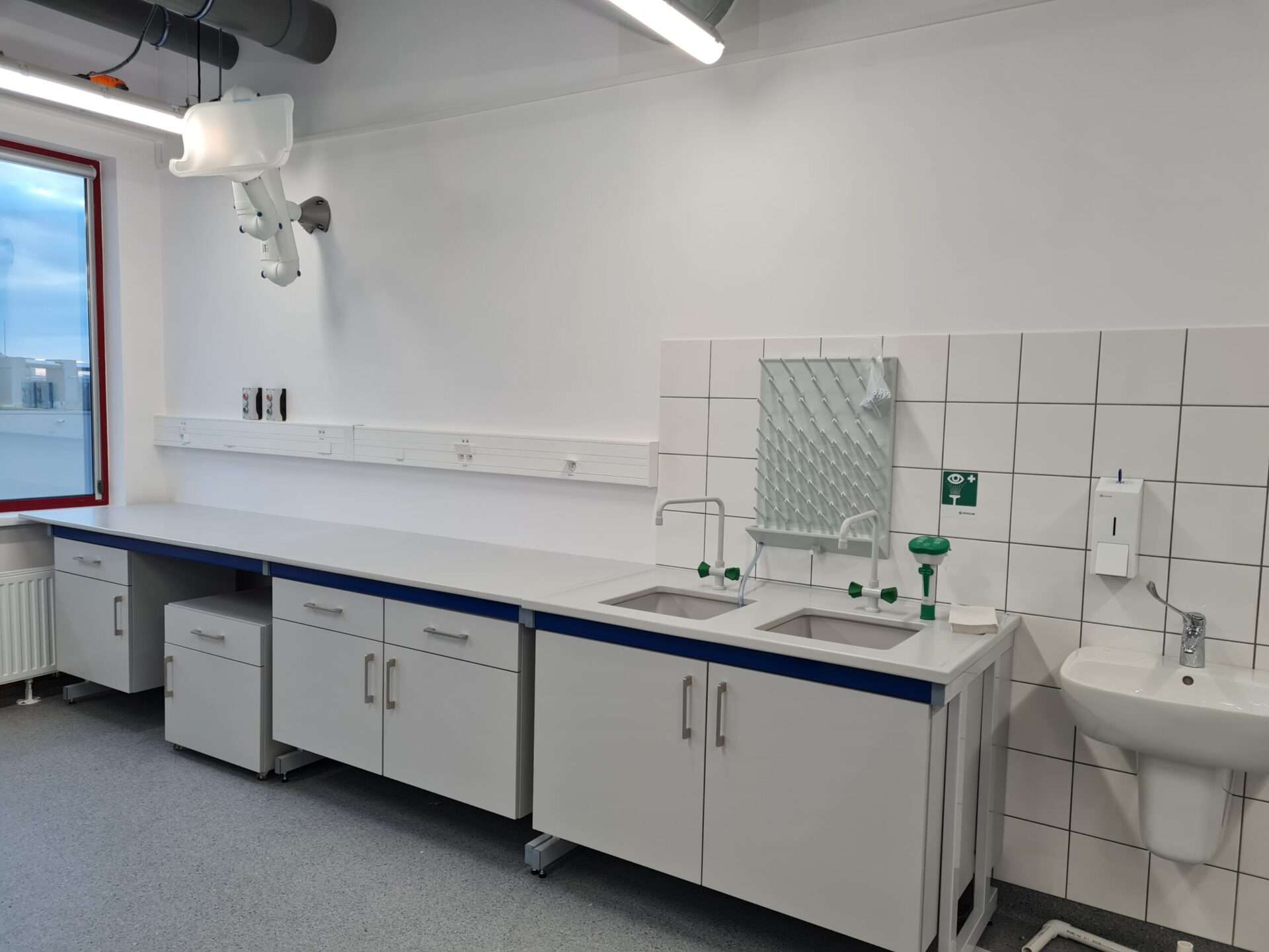 Laboratoriuminrichting met NOVALAB armaturen